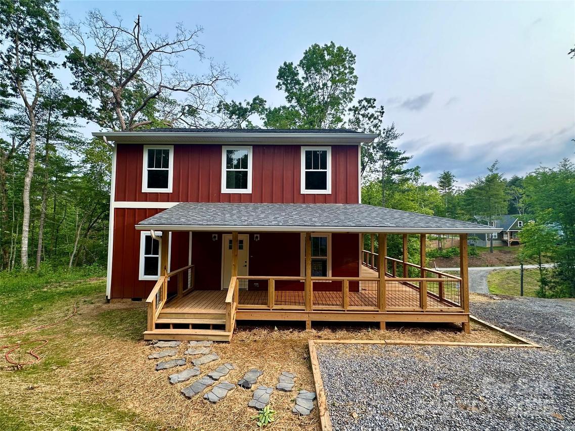 206 Cascade Ridge Rd., Fairview, NC 28730