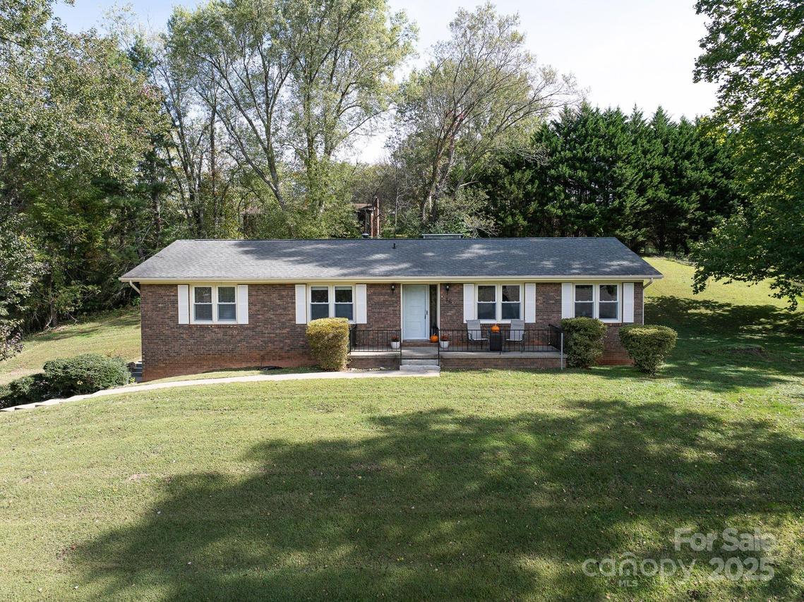16 Sun Valley Ct., Alexander, NC 28701