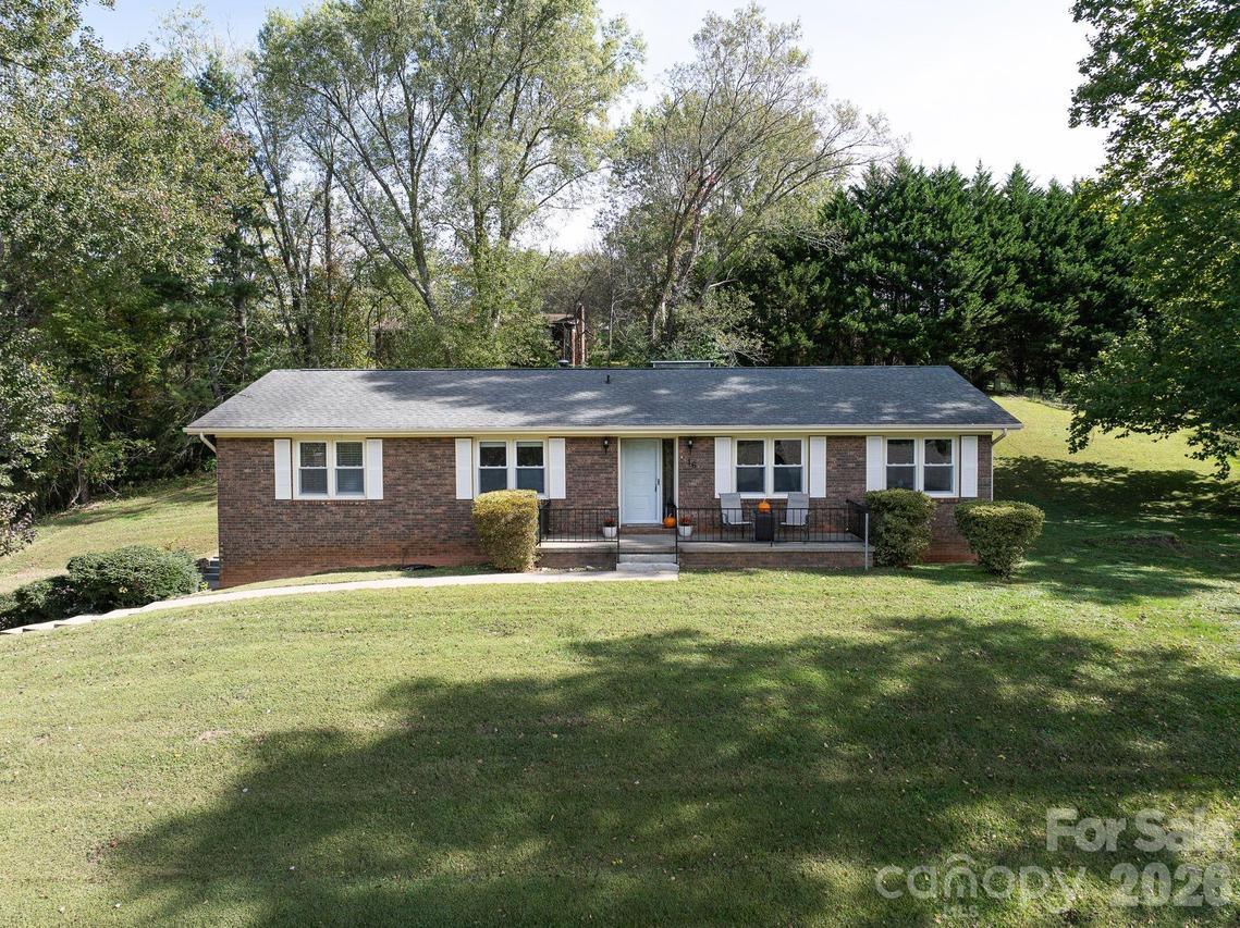 16 Sun Valley Ct., Alexander, NC 28701