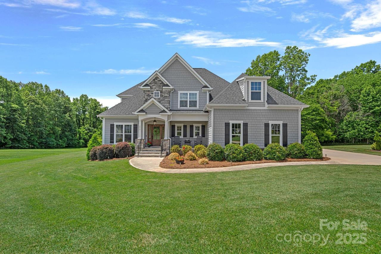 224 Hidden Meadows Dr., Mooresville, NC 28117
