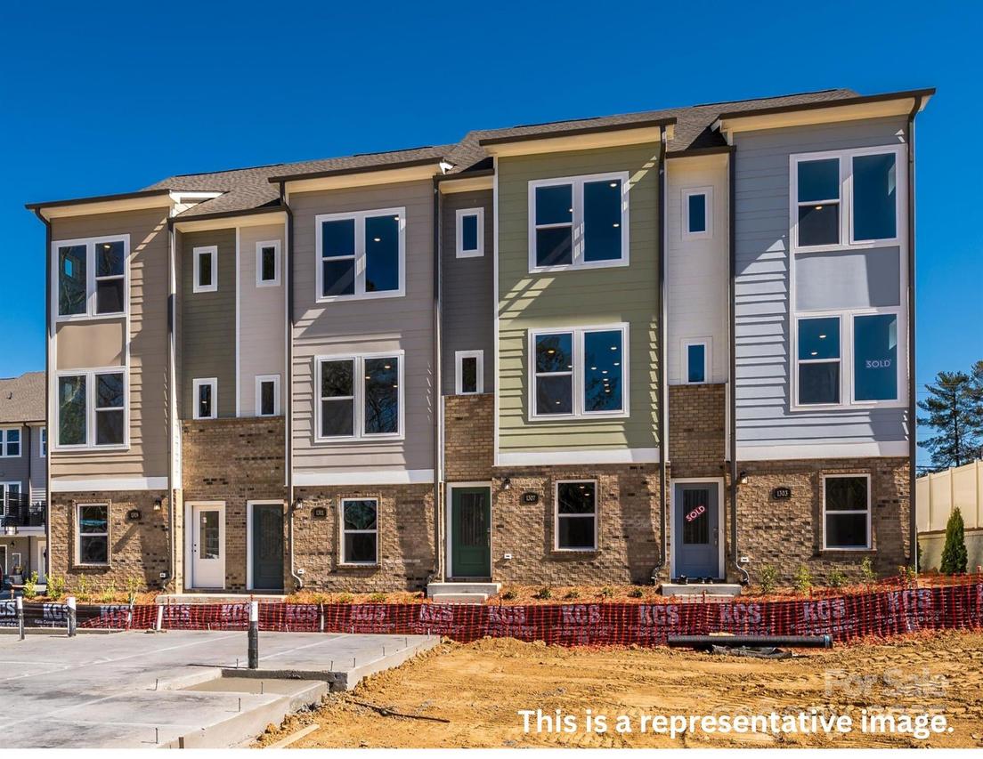 1104 Bismuth Ln., Charlotte, NC 28211