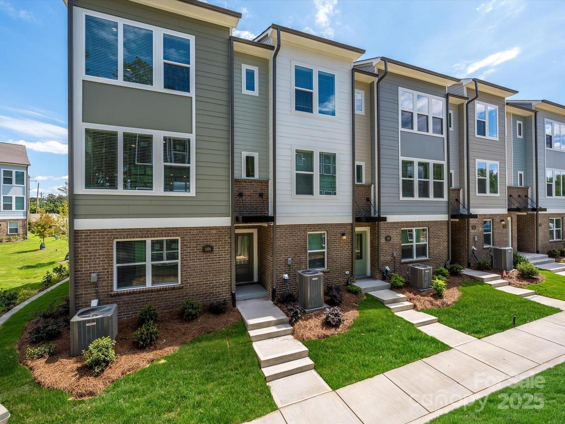 1104 Bismuth Ln., Charlotte, NC 28211