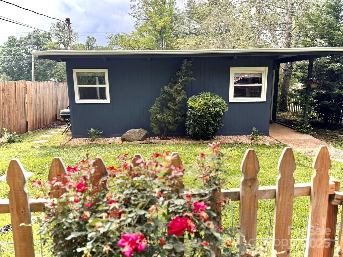 1 Fullam Dr., Arden, NC 28704