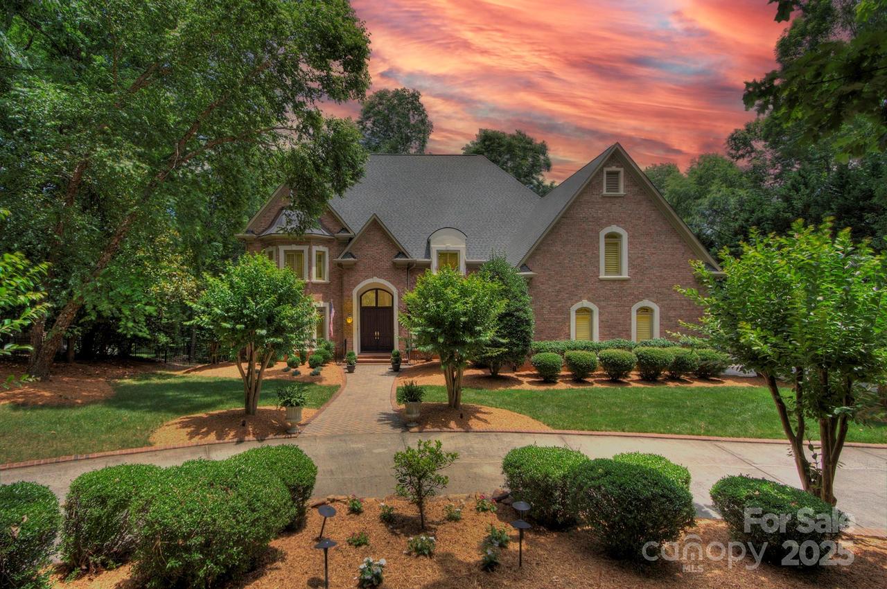 4323 Rosecliff Dr., Charlotte, NC 28277