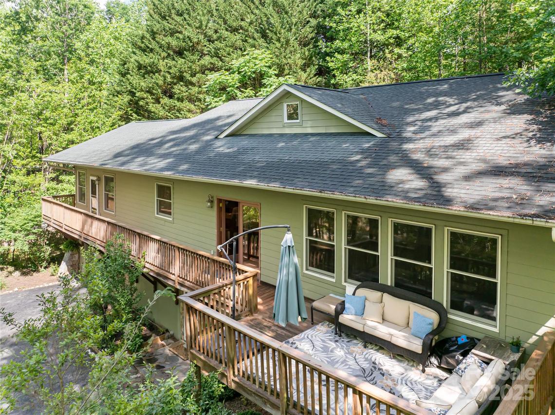 75 Cougar Ln., Saluda, NC 28773