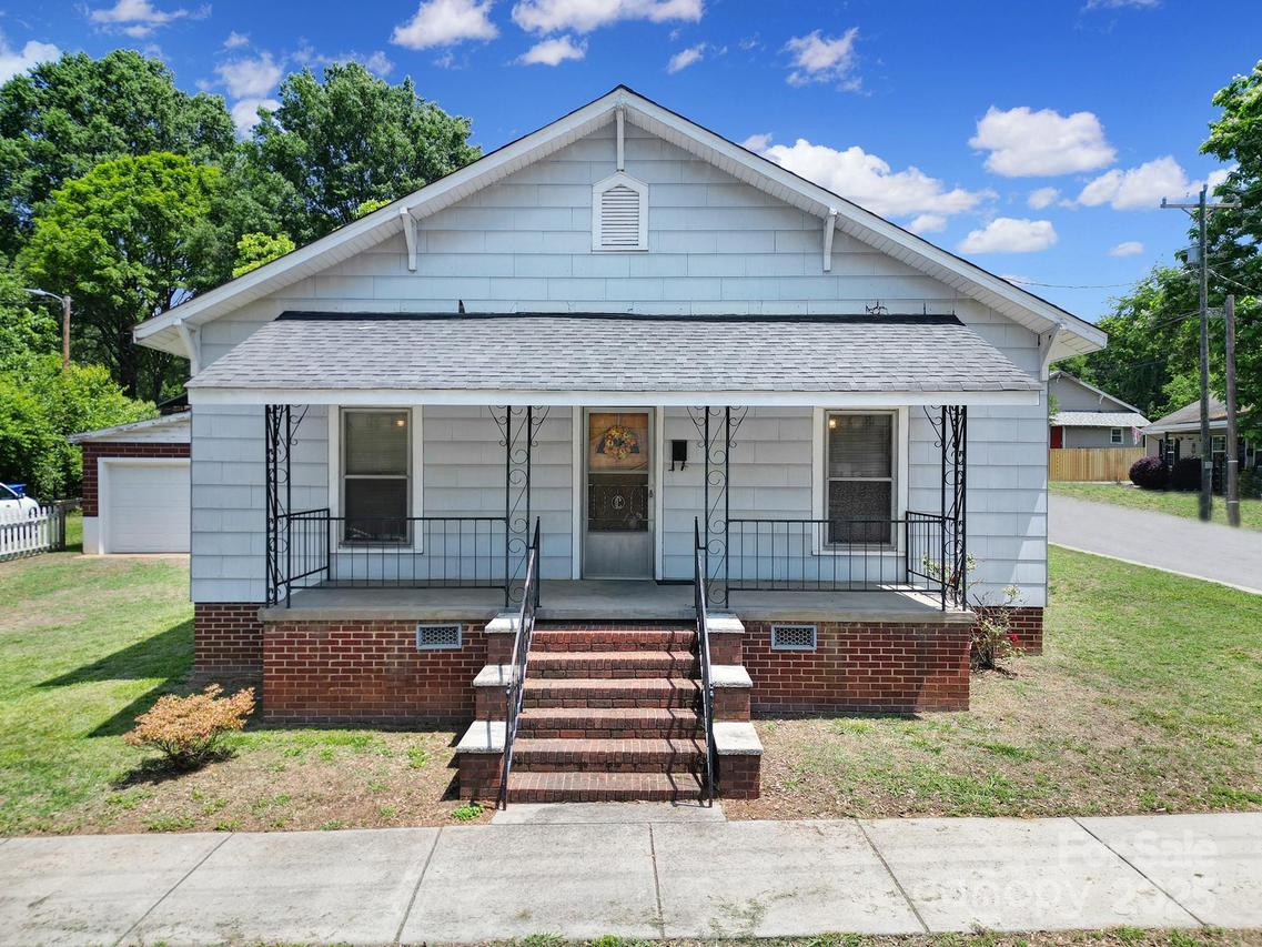 220 Parker Ave., Mooresville, NC 28115