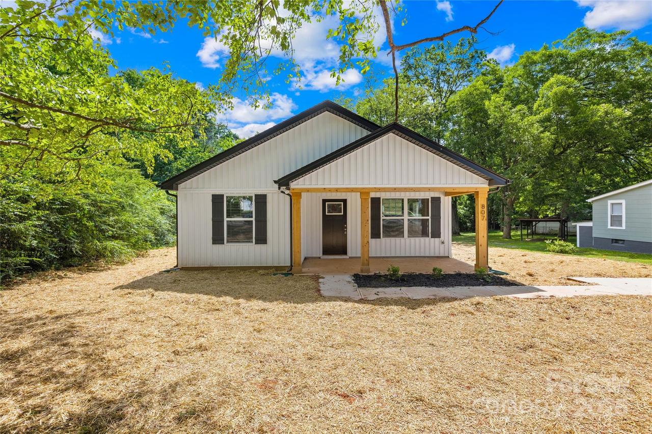 807 S Bostian St., China Grove, NC 28023