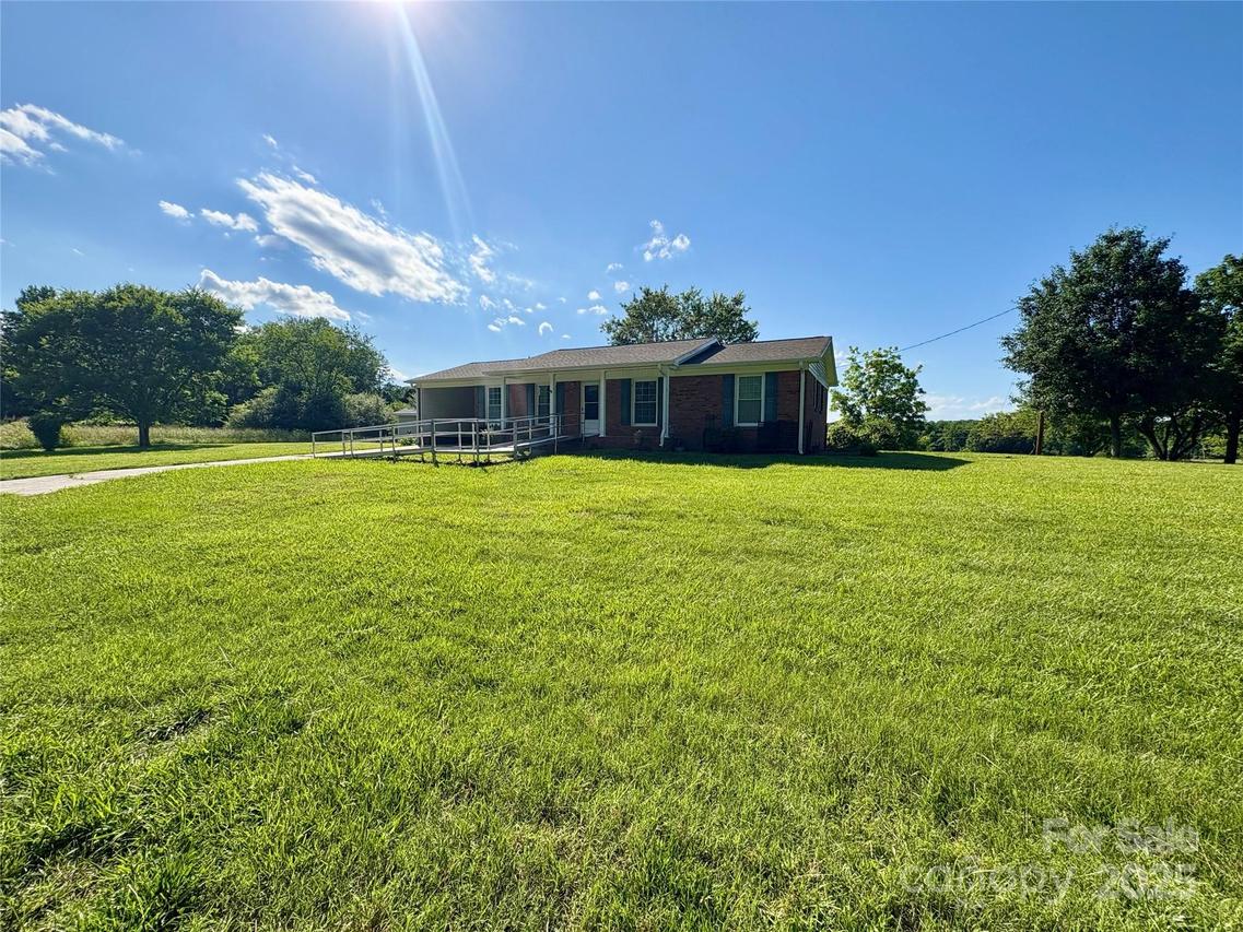 5420 Harkey Rd., Waxhaw, NC 28173