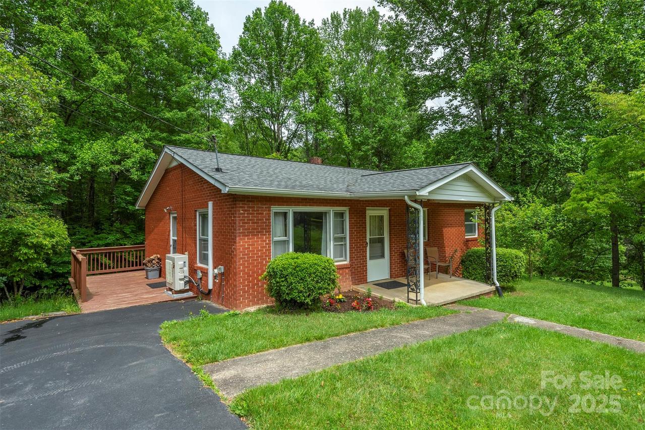 1788 Blue Rock Rd., Burnsville, NC 28714