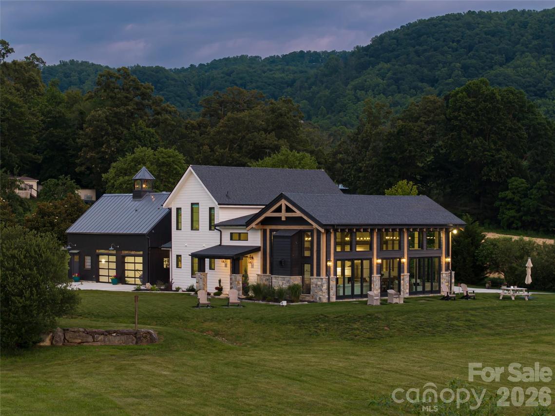 30 Greene Ln., Fletcher, NC 28732