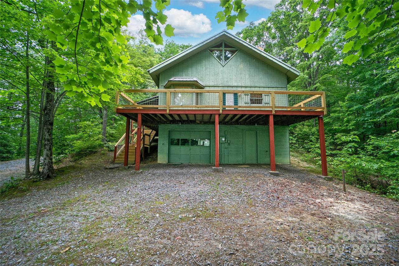 261 Franks Cove Rd., Brevard, NC 28712