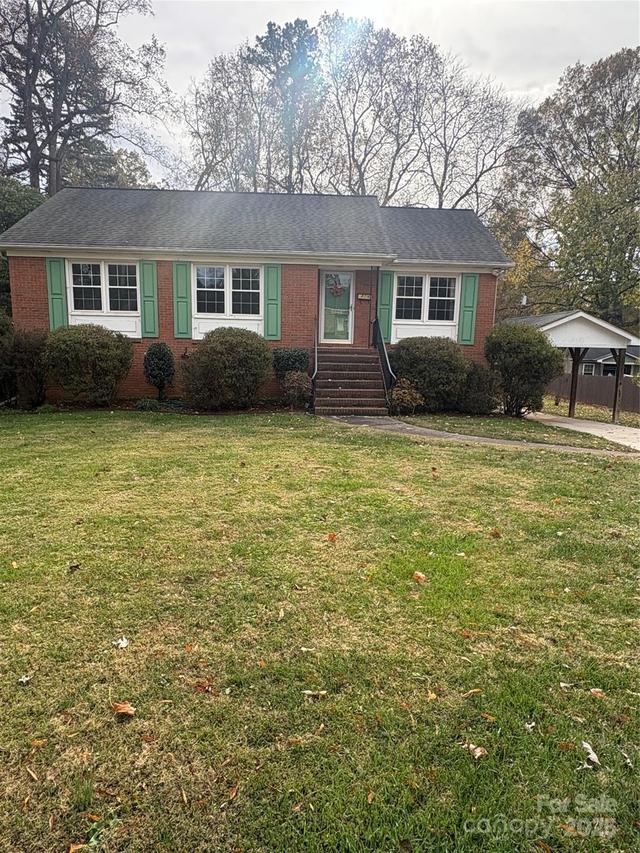 5806 Whitingham Dr., Charlotte, NC 28215