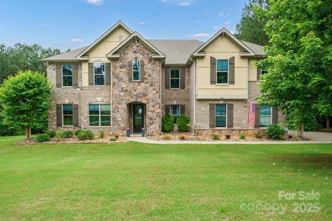 240 Bells Crossing Dr., Mooresville, NC 28117