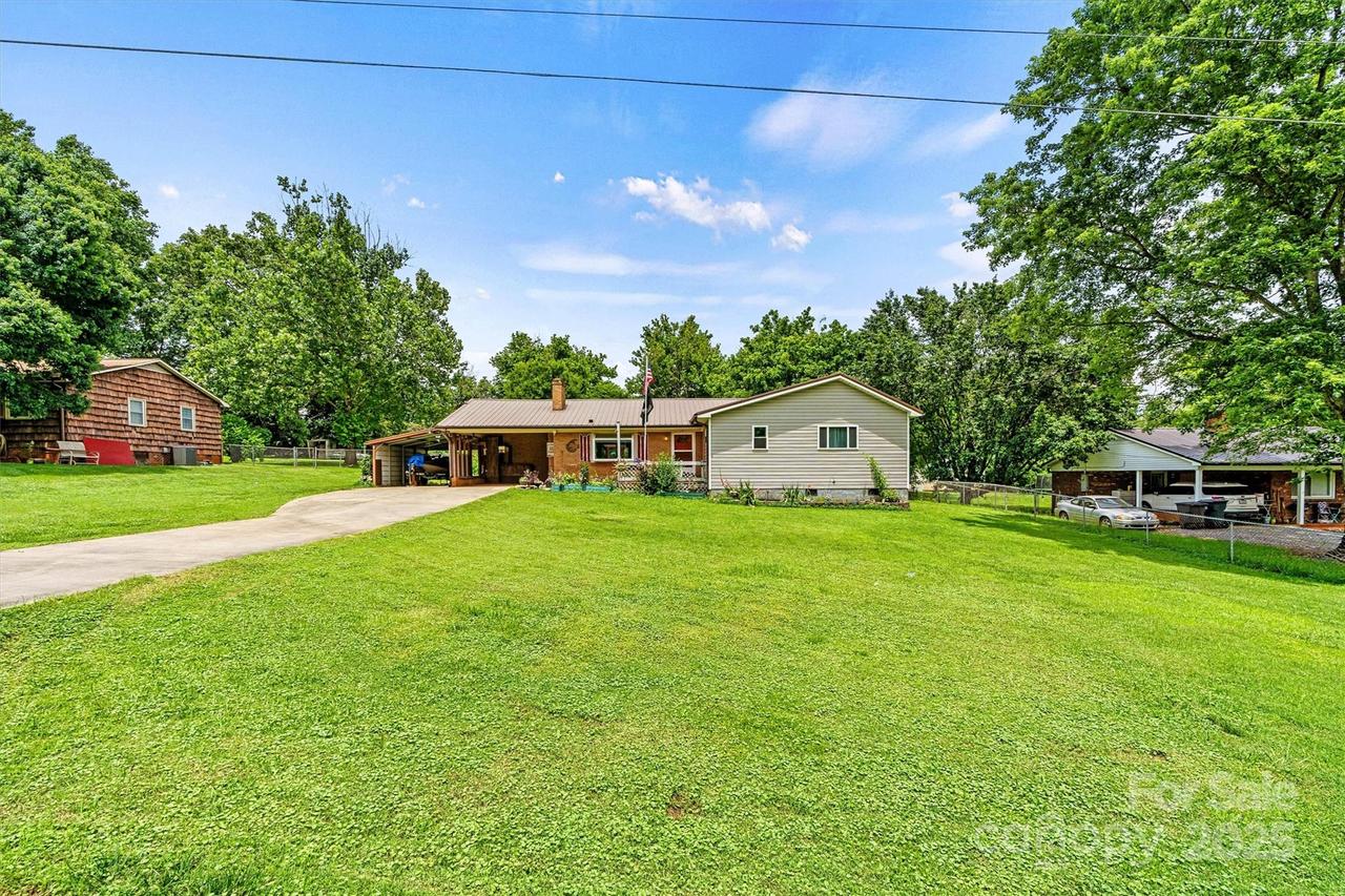 141 Porter Rd., Statesville, NC 28625