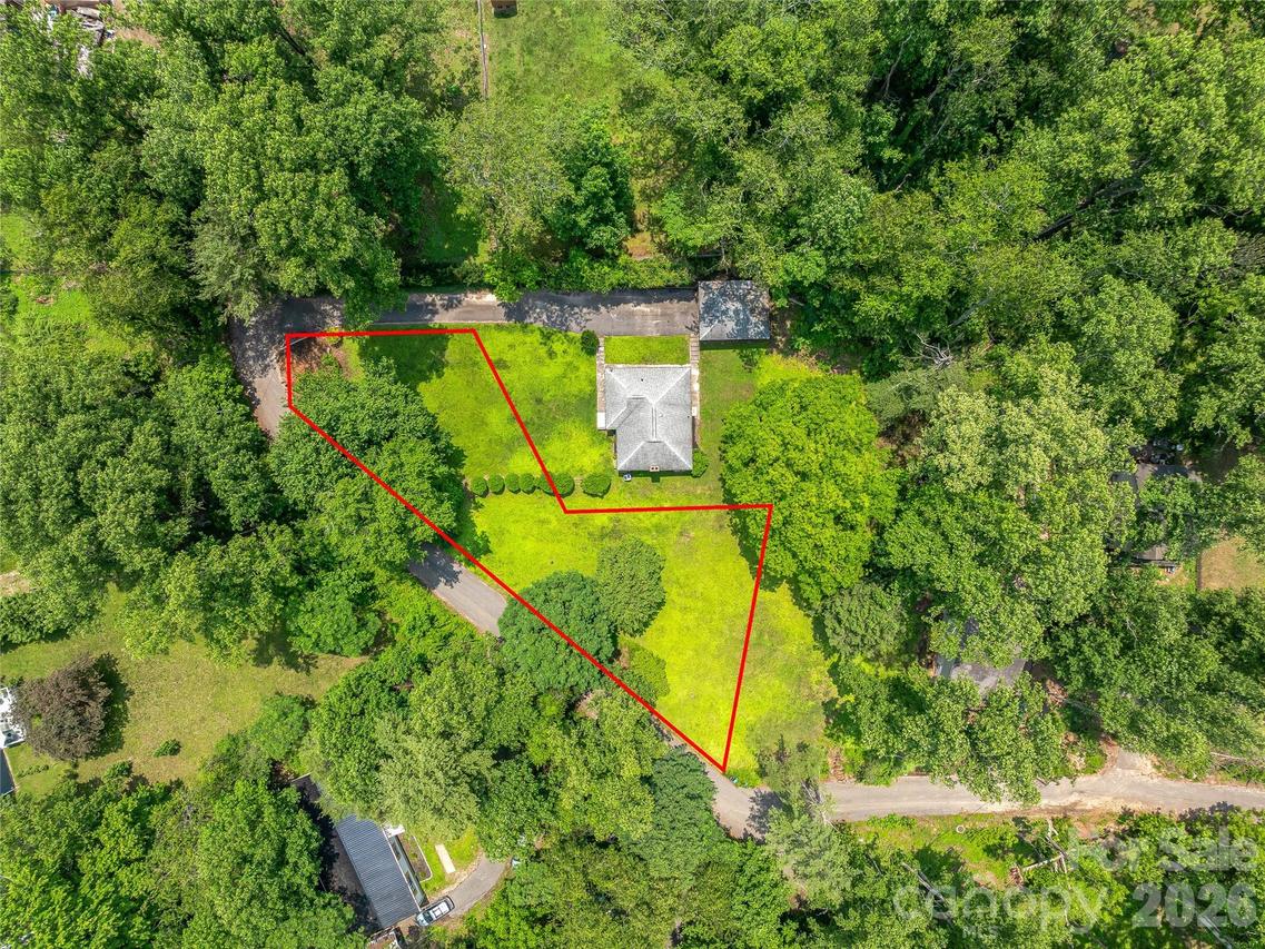 99999 W Skyland Cir. #3, Asheville, NC 28804
