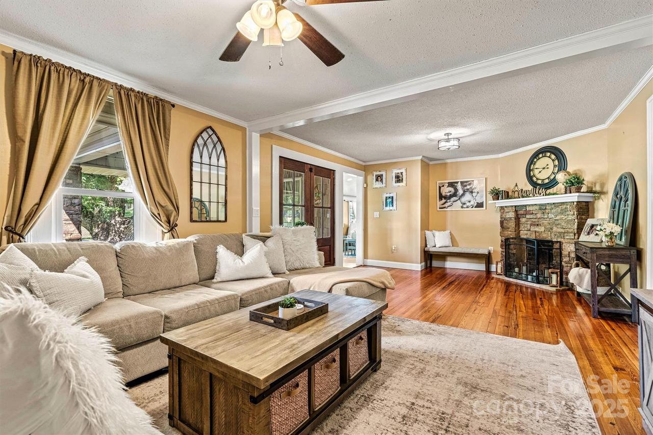 454 N Eastway Dr., Troutman, NC 28166