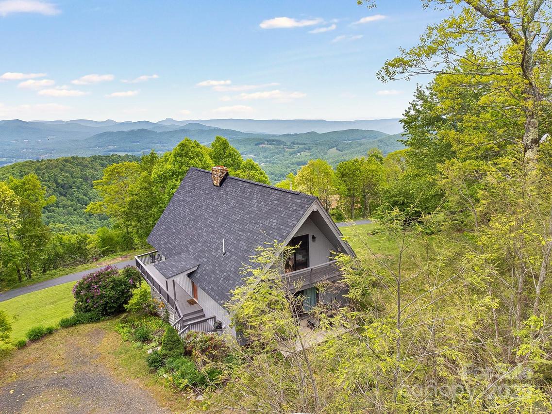 871 Rich Knob Rd., Little Switzerland, NC 28749
