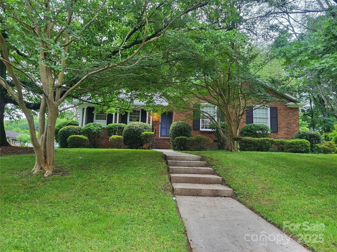 6734 Knollgate Dr., Charlotte, NC 28212