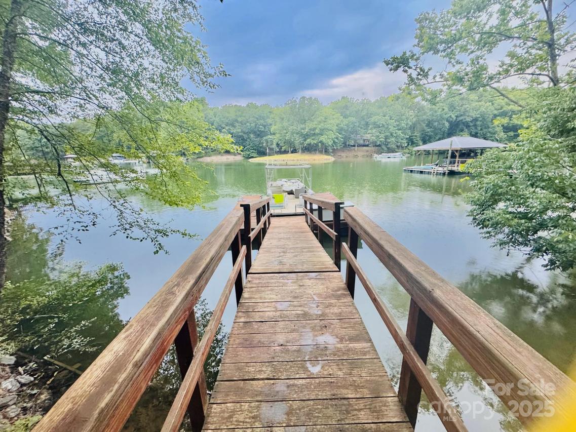 130 Seekirk Dr., Troutman, NC 28166