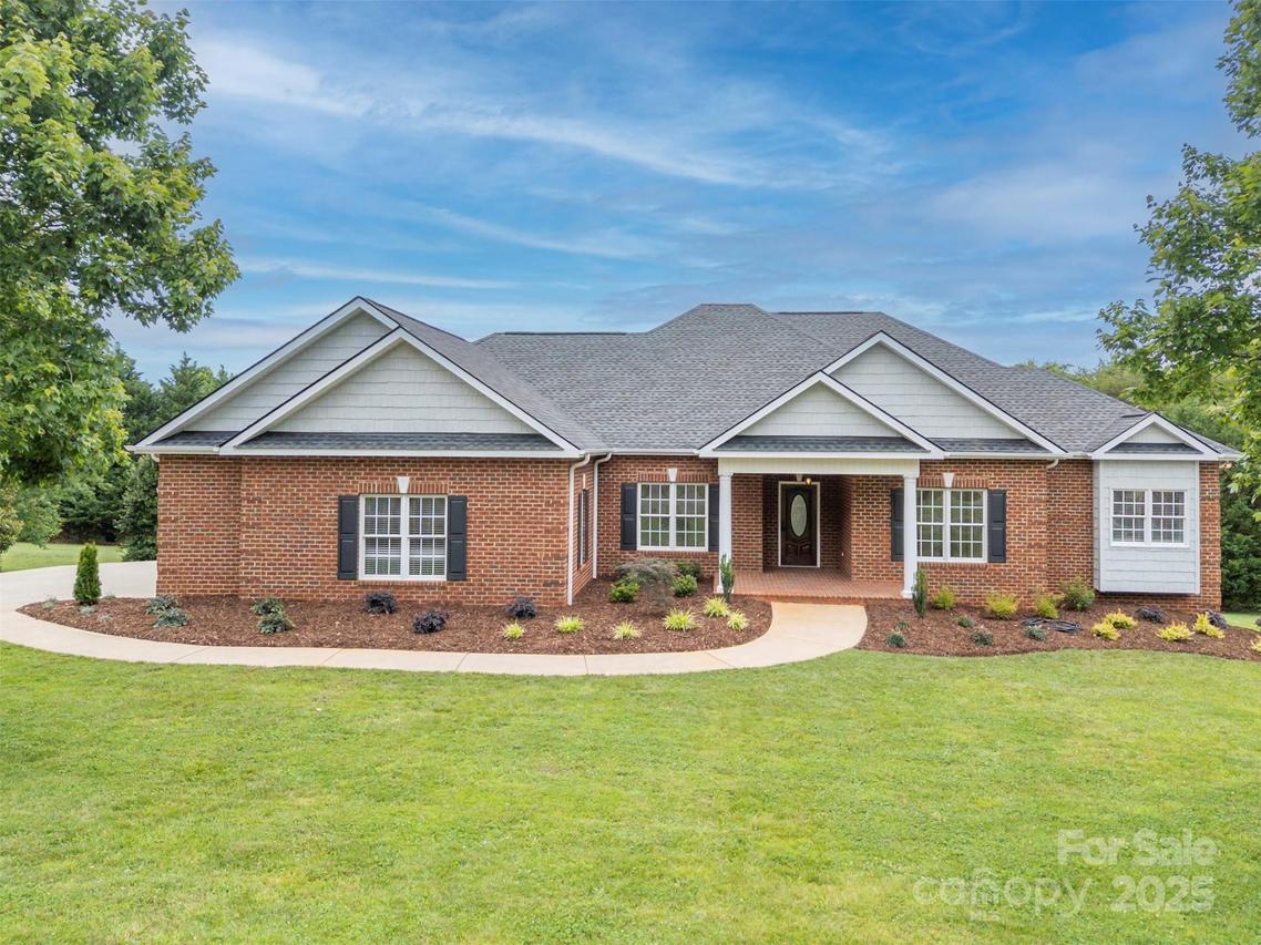 182 Kensington Dr., Forest City, NC 28043