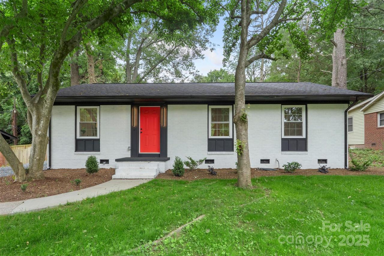 3900 Colebrook Rd., Charlotte, NC 28215