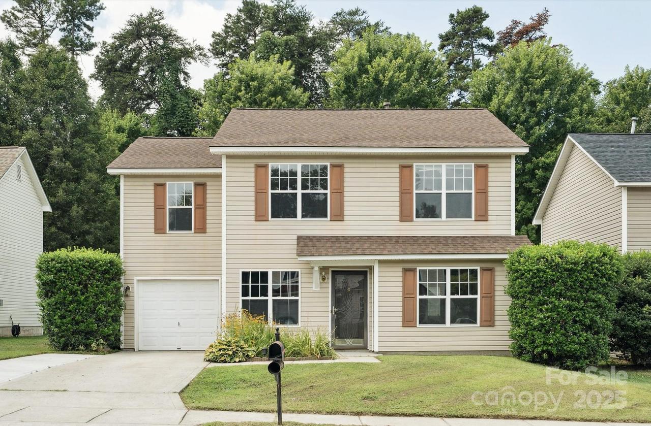 829 Raindrops Rd., Gastonia, NC 28054