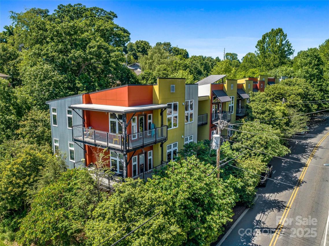 125 Clingman Ave. #303, Asheville, NC 28801