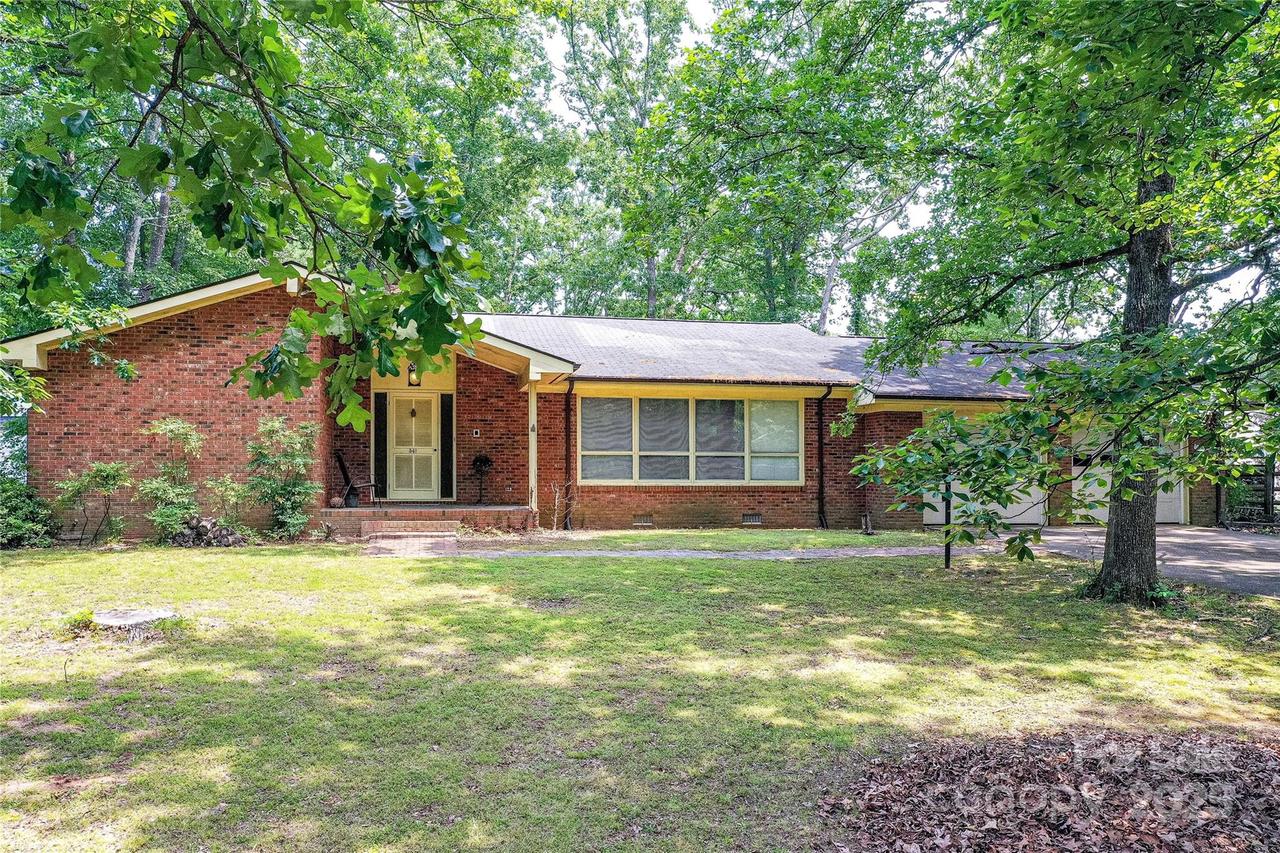 541 Greenway St., Davidson, NC 28036