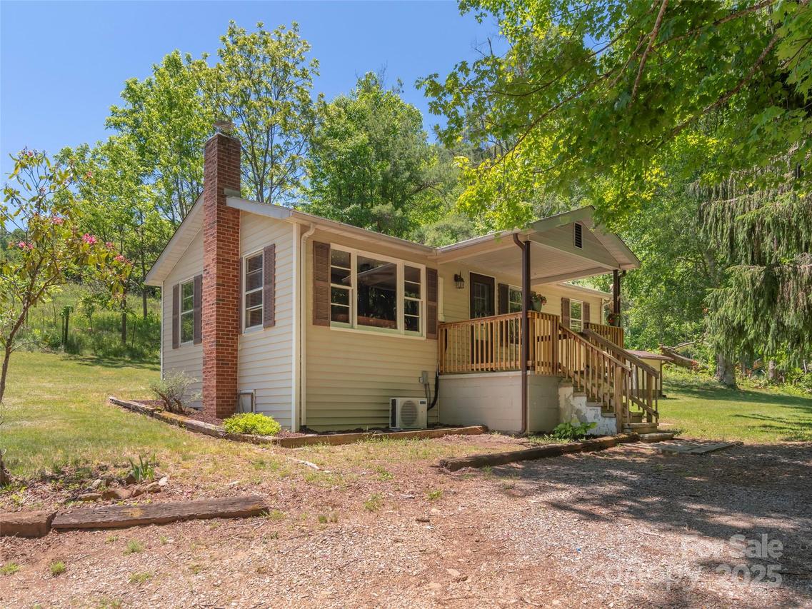 292 Cook Rd., Canton, NC 28716