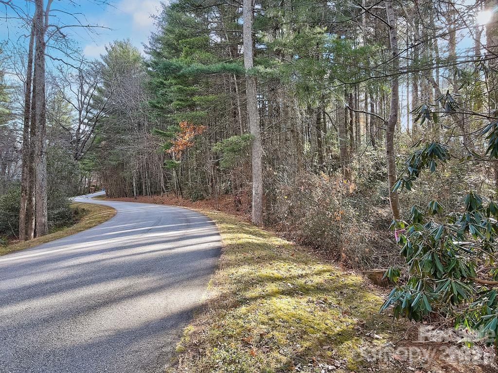 000 Ravenwood Dr. #6, Fletcher, NC 28732