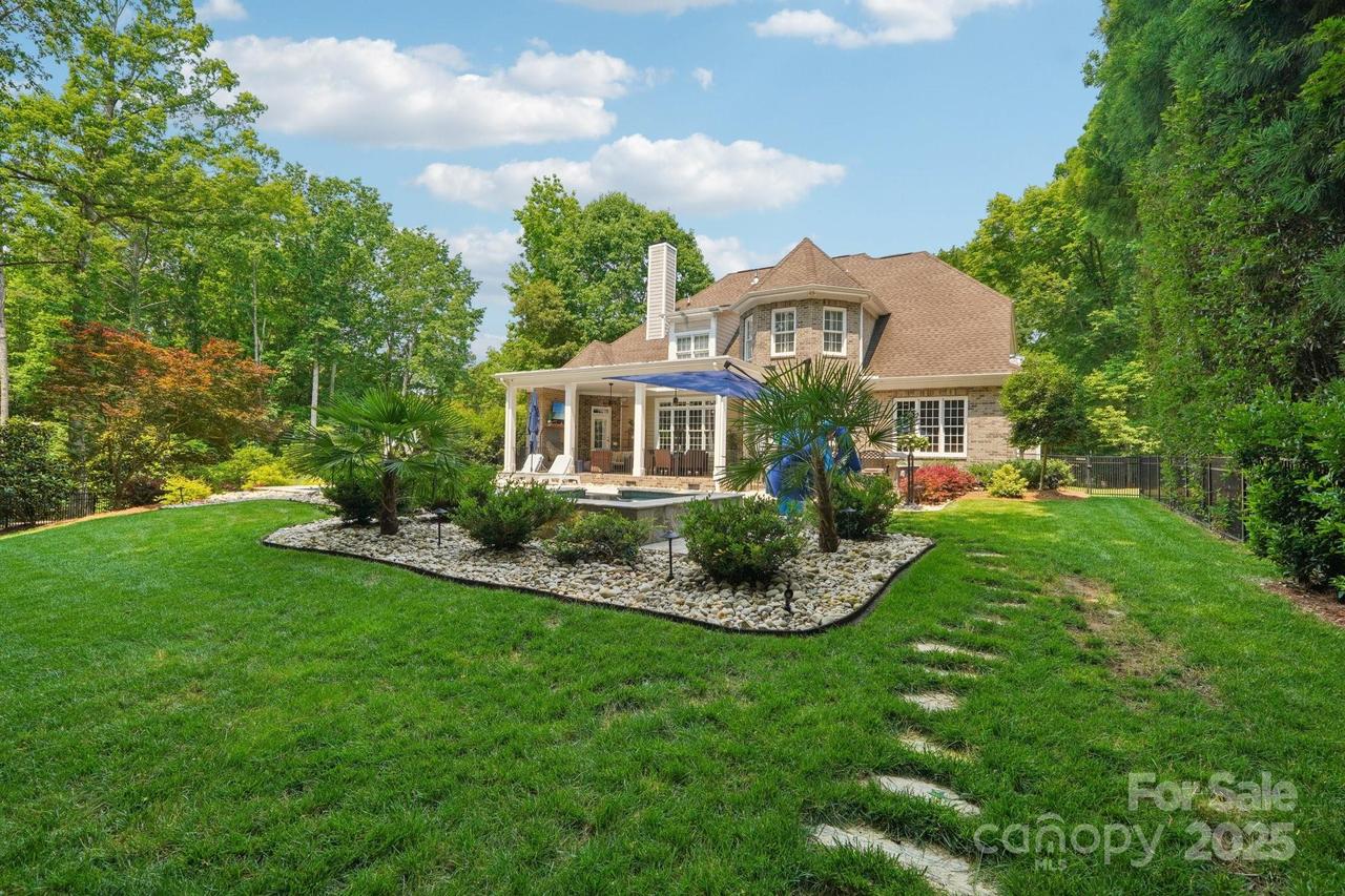 3327 Lakeside Dr., Charlotte, NC 28270
