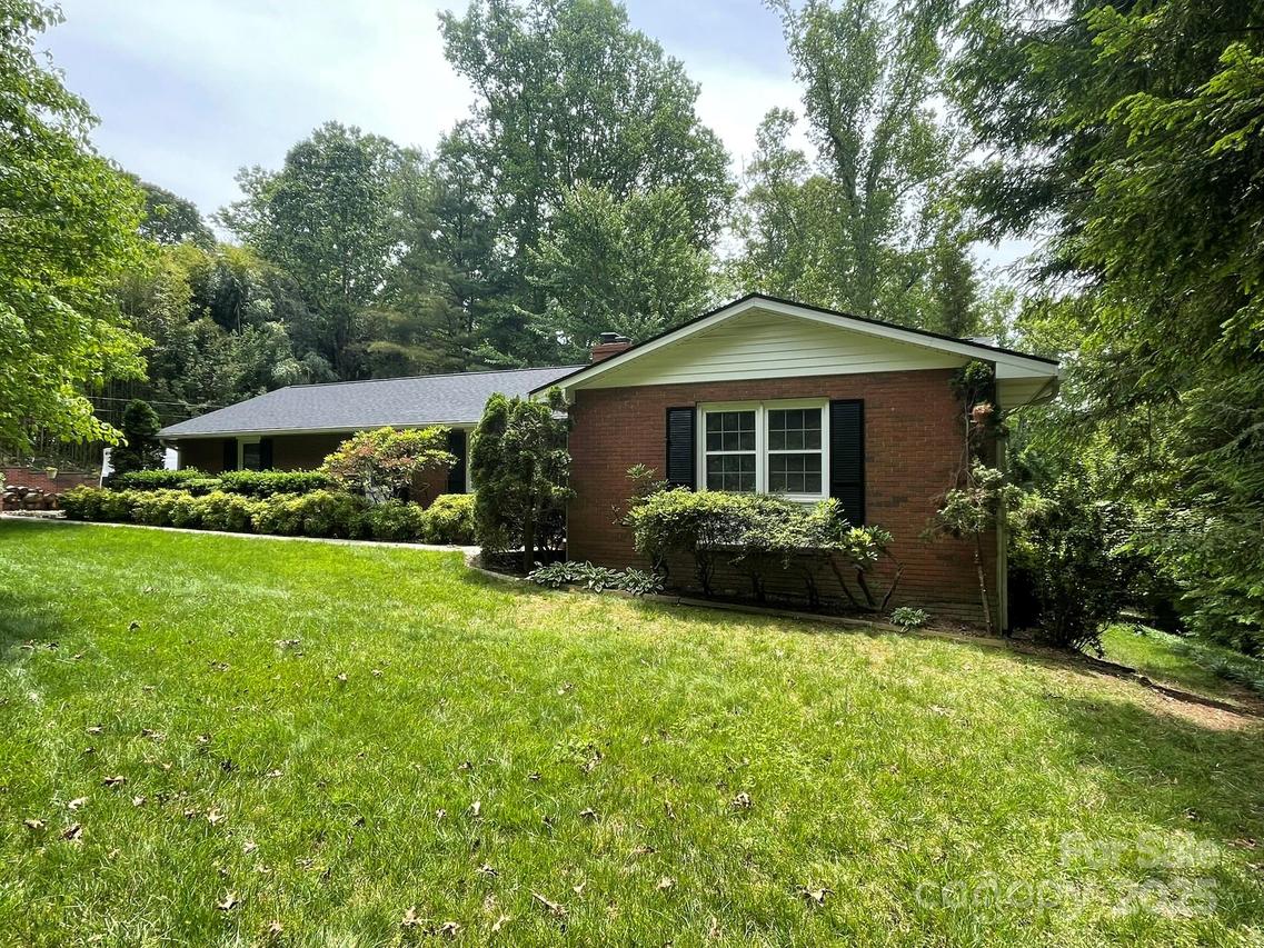 38 Westridge Dr., Asheville, NC 28803