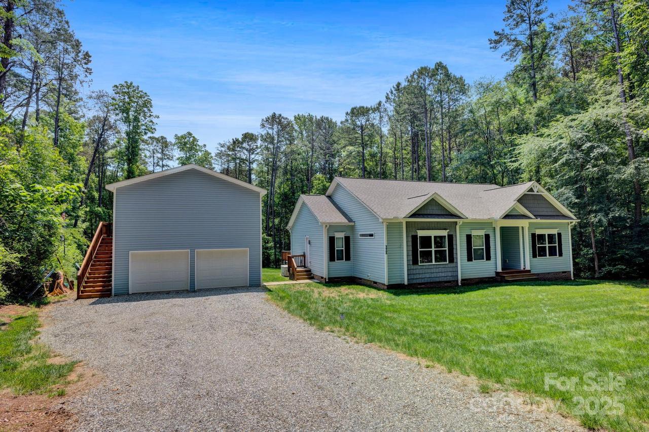 226 Stockwood Ln., Stanley, NC 28164