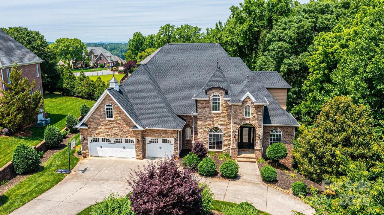 4431 1st Street Dr., Hickory, NC 28601