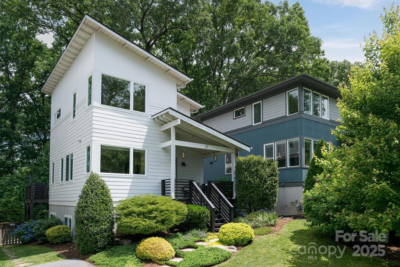 31 Mauricet Ln., Asheville, NC 28806