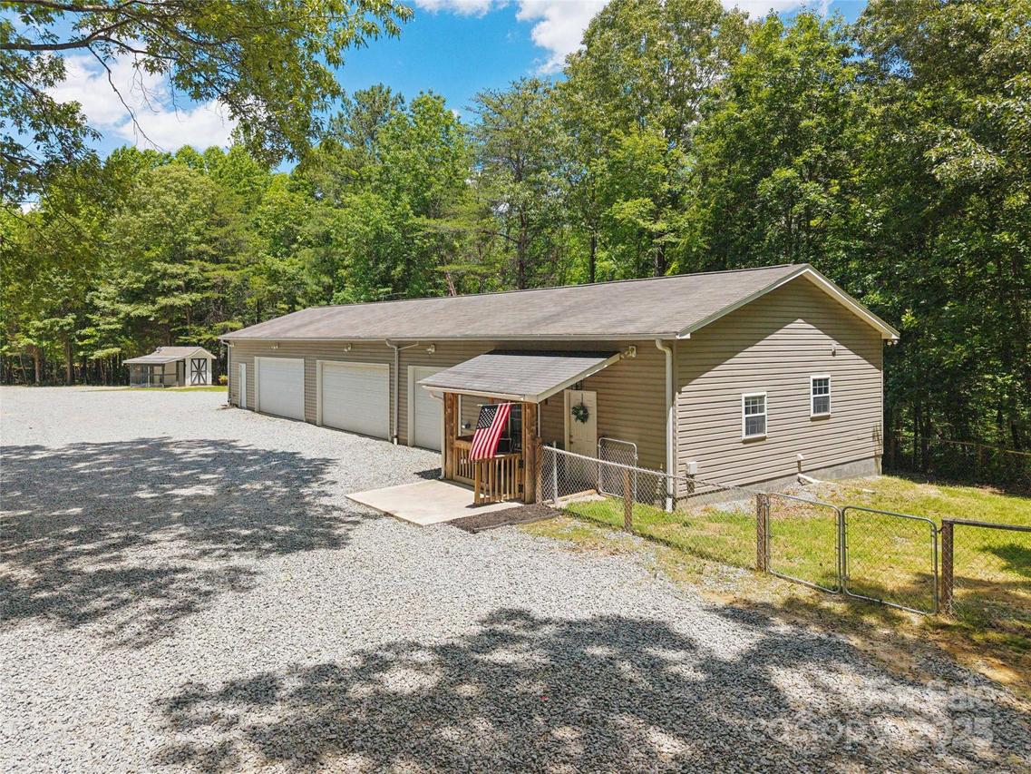364 Luther Dr., Iron Station, NC 28080