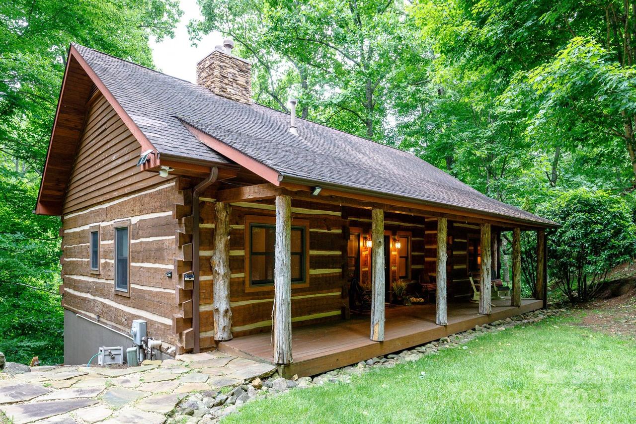 115 Grinnin Sun Rd., Burnsville, NC 28714