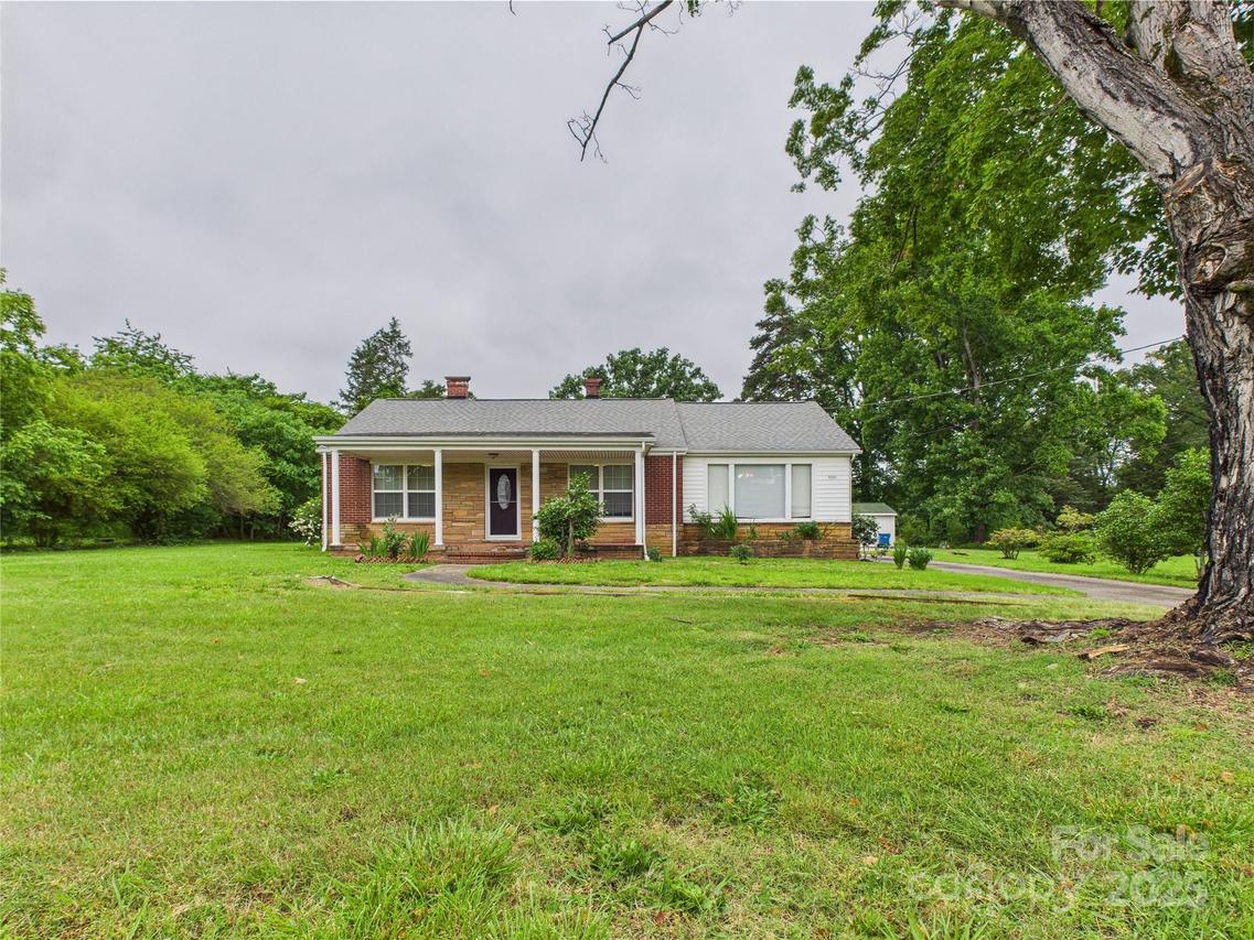 3055 16th St., Hickory, NC 28601