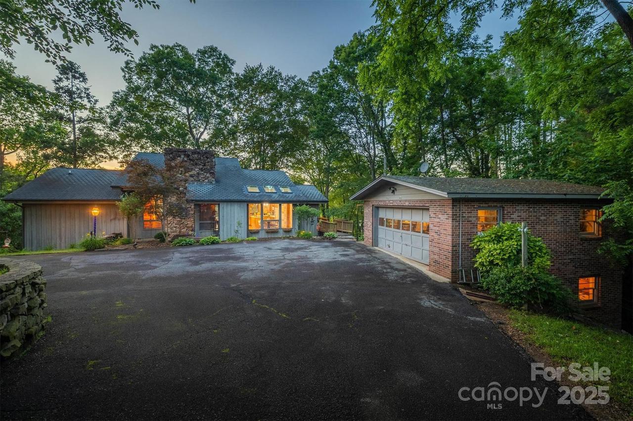 4749 16th Street Dr., Hickory, NC 28601