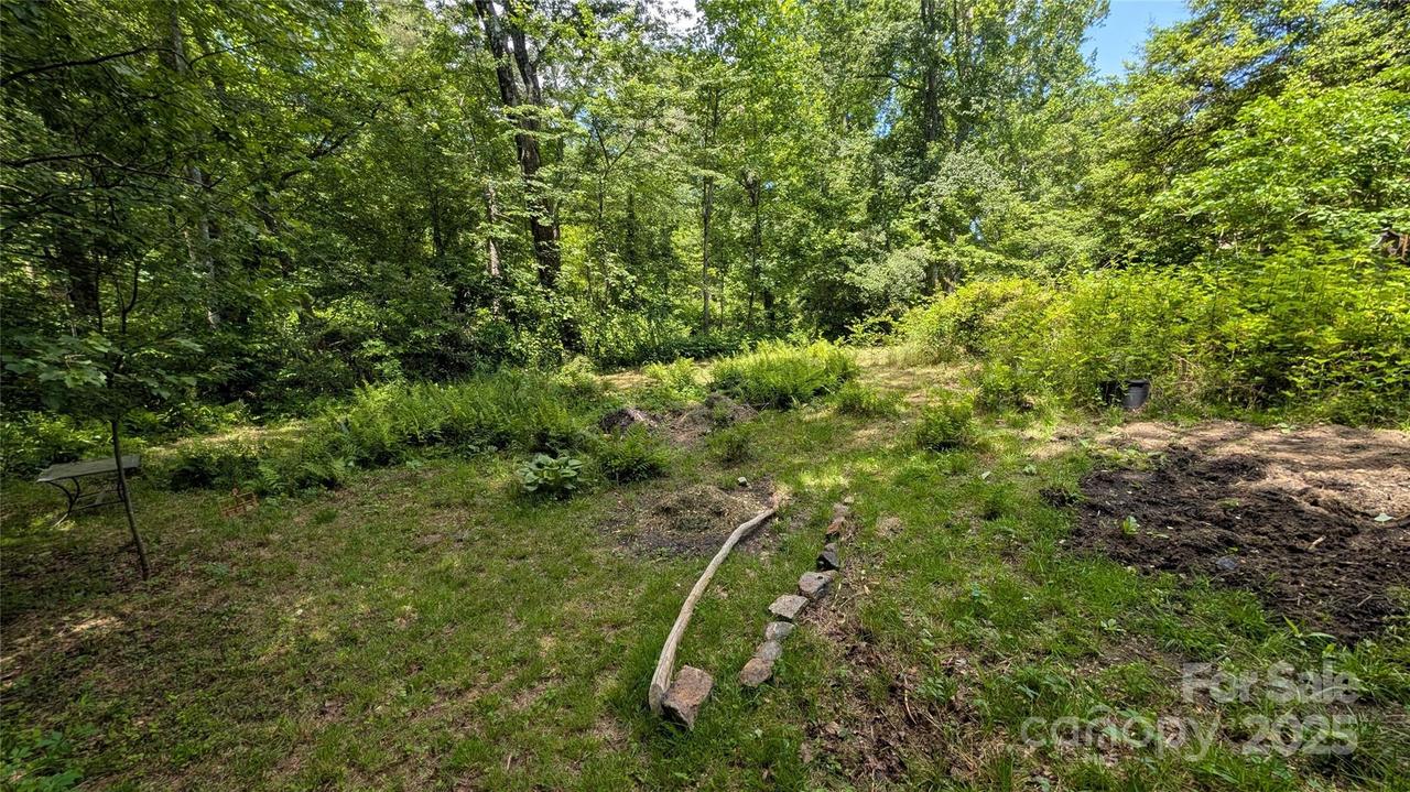 00 Atwood Dr., Hendersonville, NC 28791