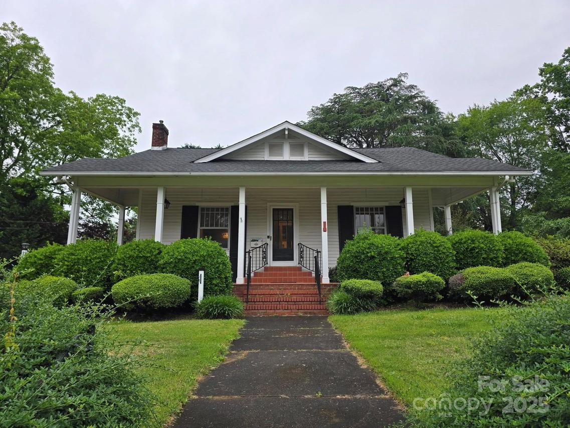 129 Carolina Ave., Forest City, NC 28043
