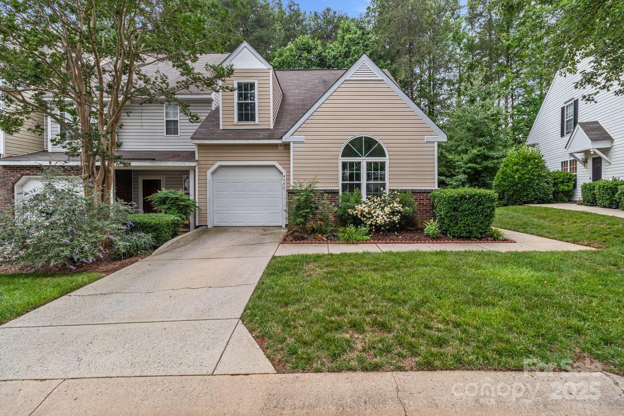 4557 Panther Pl., Charlotte, NC 28269