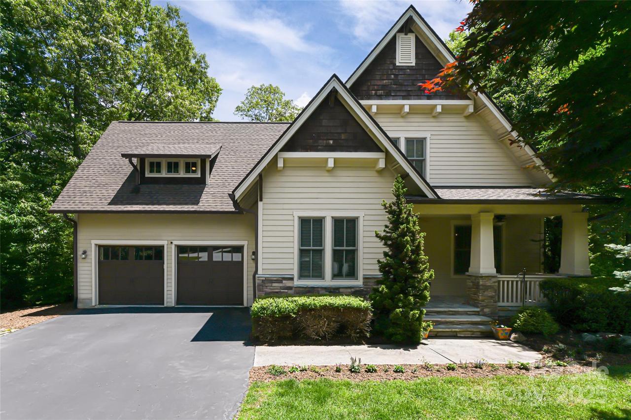 1 E East Owl Creek Ln., Fairview, NC 28730