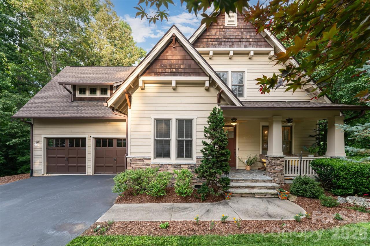 1 E East Owl Creek Ln., Fairview, NC 28730