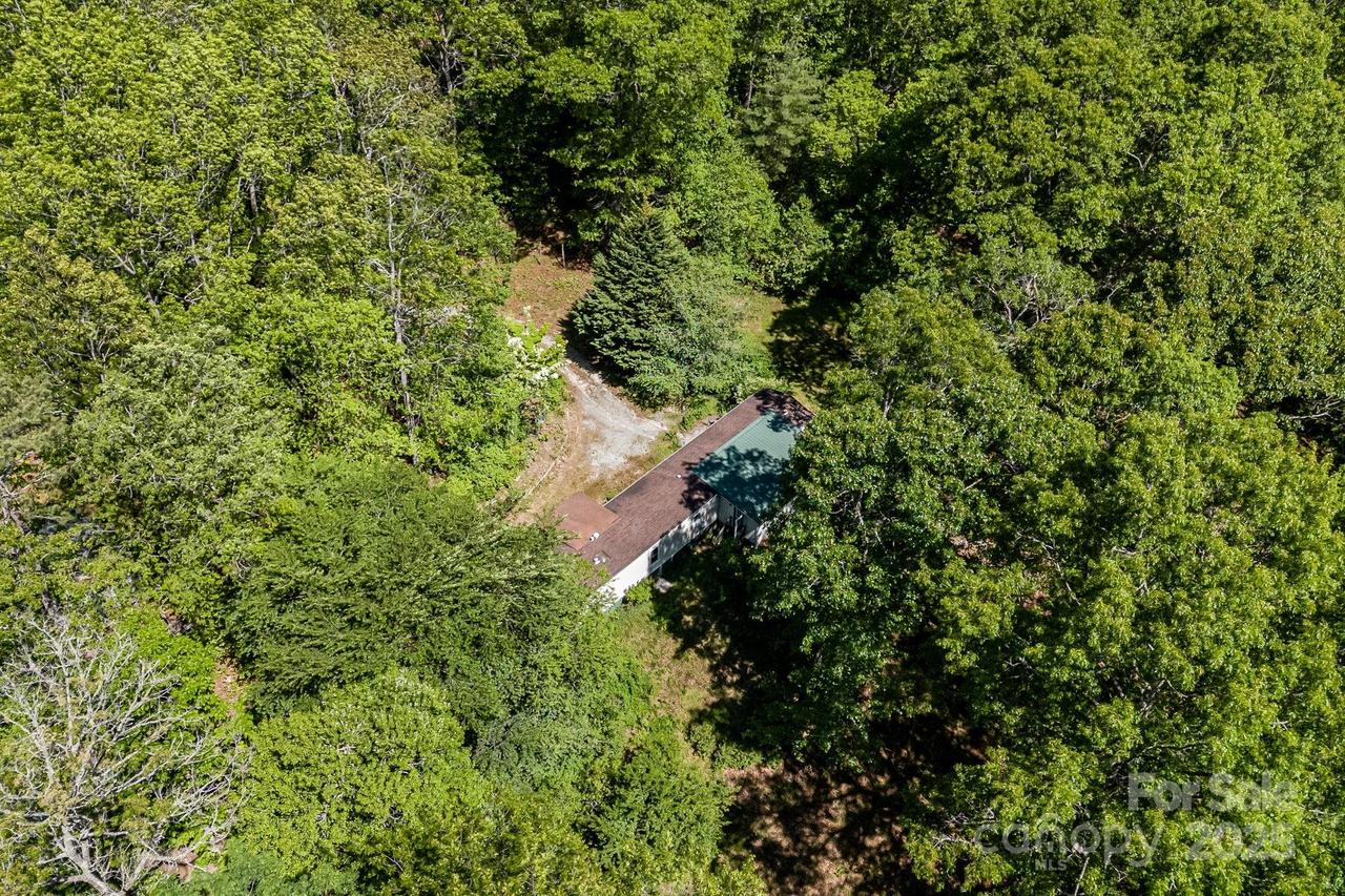 501 Deer Chase Cir., Cedar Mountain, NC 28718