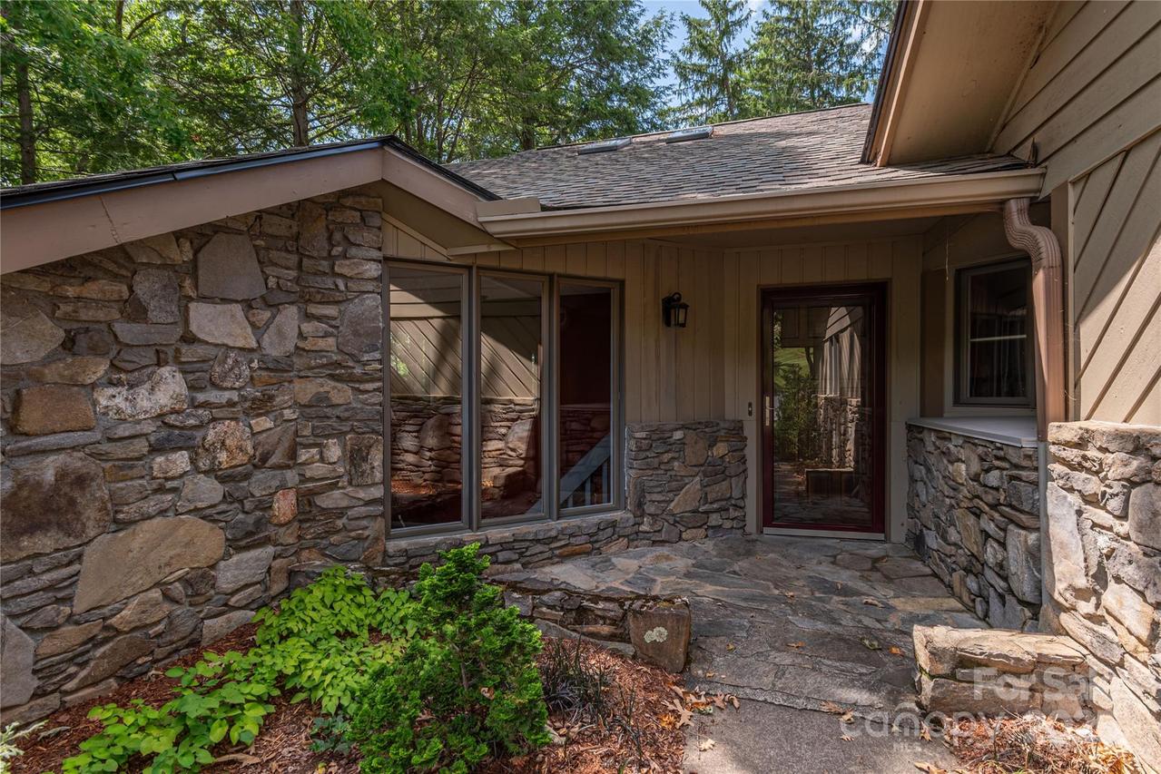 1101 Timber Tr., Asheville, NC 28804