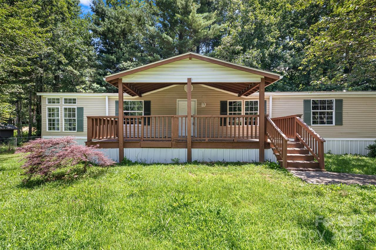 5 Concord Knoll Ln., Asheville, NC 28803
