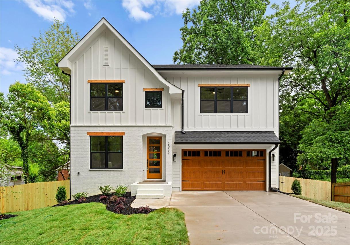 2033 Camp Greene St., Charlotte, NC 28208