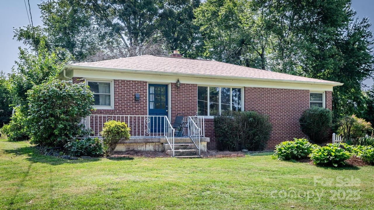 616 26th St., Hickory, NC 28601