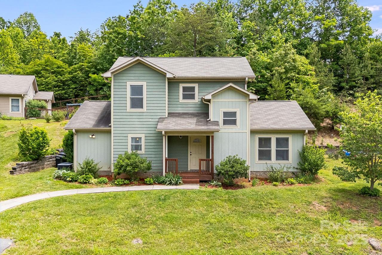 42 Compass Park Dr., Weaverville, NC 28787